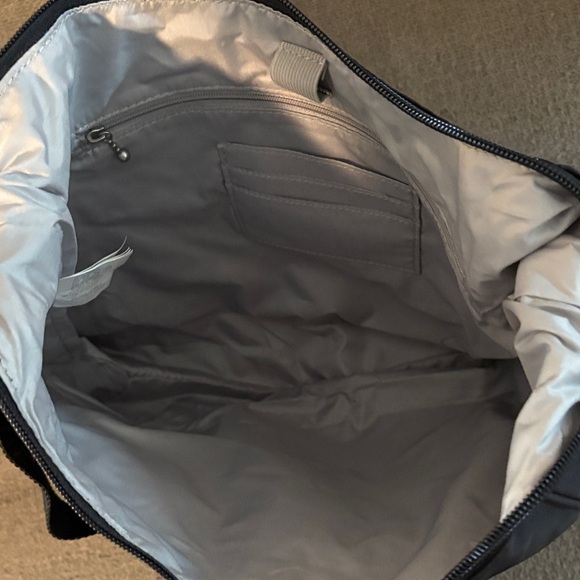 Baggalini Crossbody - Picture 3 of 3